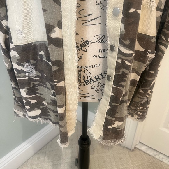 NWOT POL Camouflage Shacket | Size M | Fringe Edges | Distressed - Picture 6 of 12